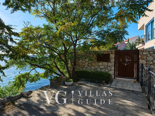 Villa Hemingway beachfront&private sundeck