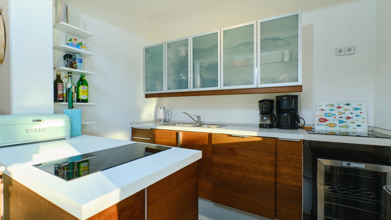 Villa Hemingway beachfront&private sundeck