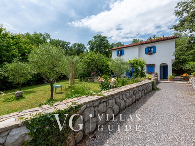 Apartman Art Garden and property exterior