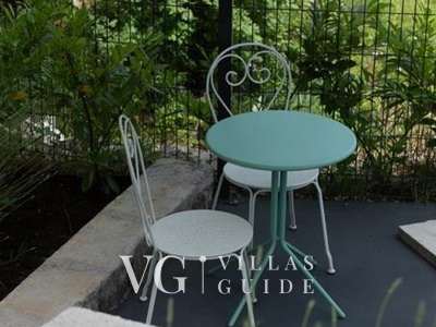 Apartman Art Garden and property exterior