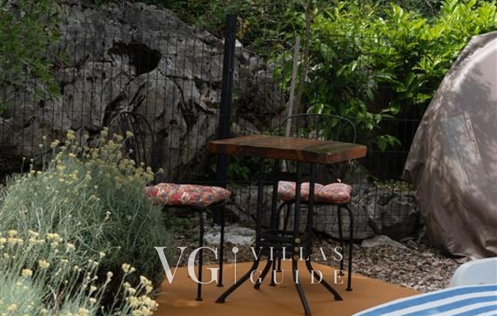 Apartman Art Additional content