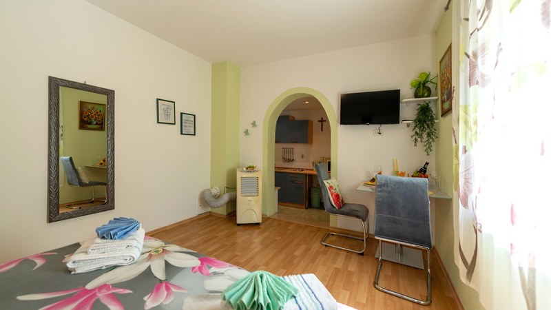 Cozy Studio Lucija with Terrace & Garden - Crikvenica