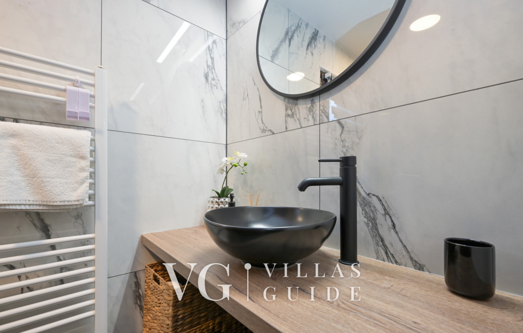 Villa Vinea Bathroom