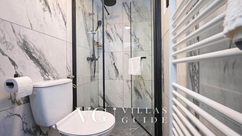 Villa Vinea Bathroom