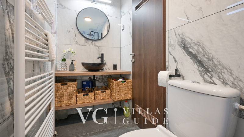 Villa Vinea Bathroom