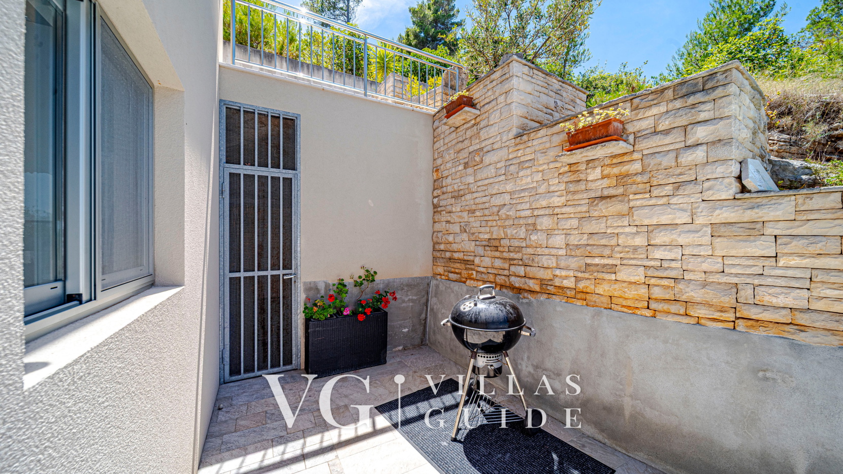 Villa Antonia Additional content