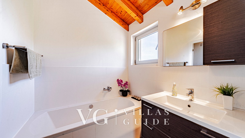 Villa Antonia Bathroom