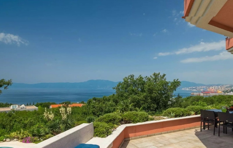 Villa Anamia with seaview