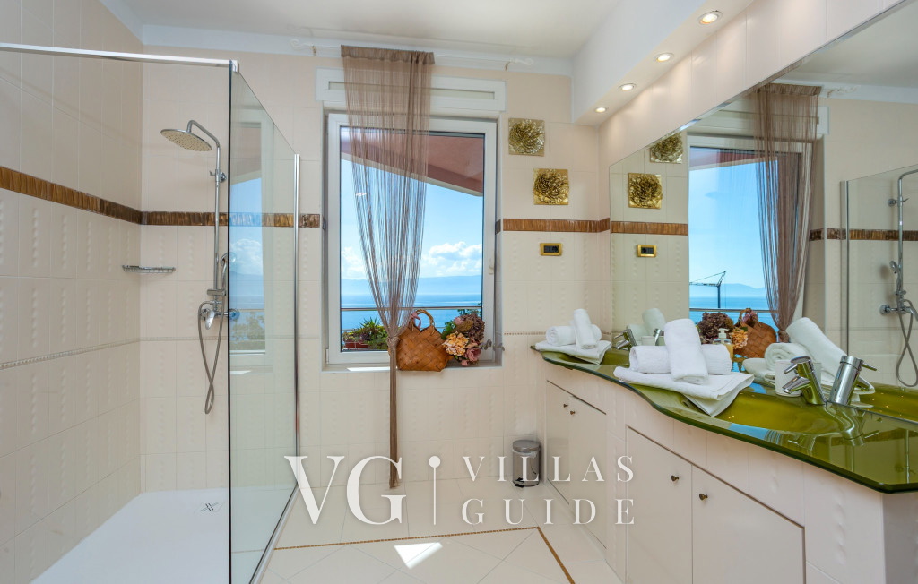 Villa Anamia with seaview Bagno