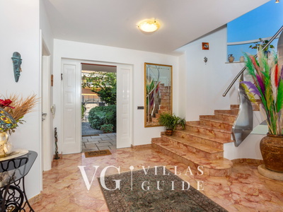 Villa Anamia with seaview Altro