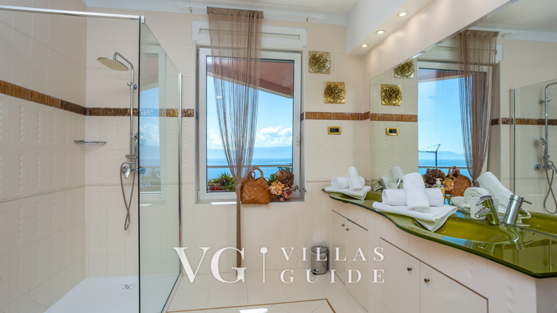 Villa Anamia with seaview Bagno