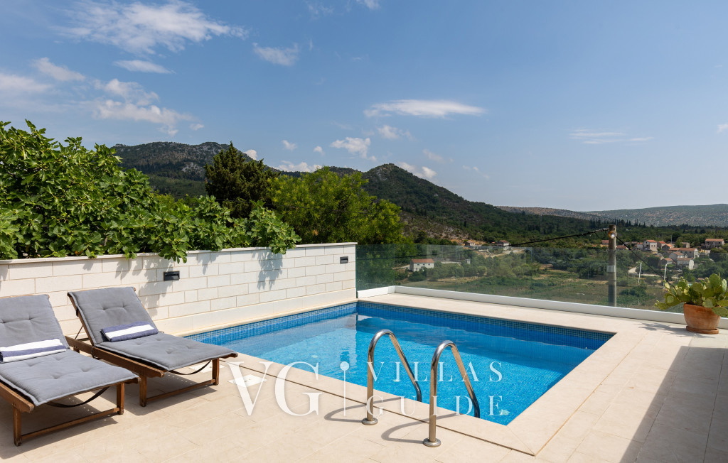 House on the rock Pool