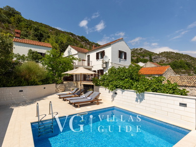House on the rock Pool