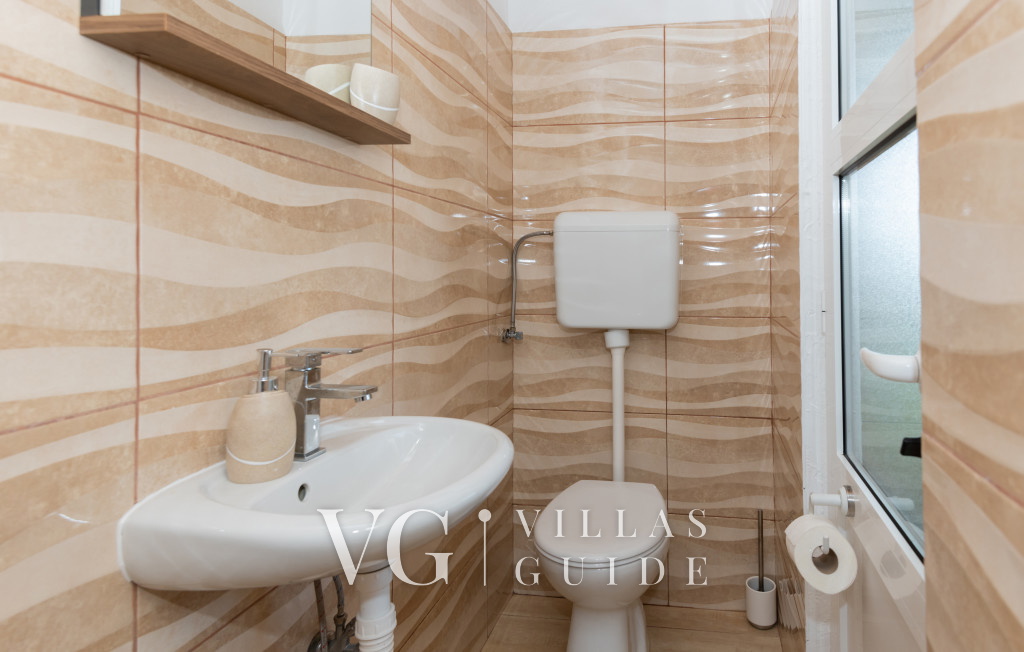 Holiday Home Kristina - Makarska Bathroom