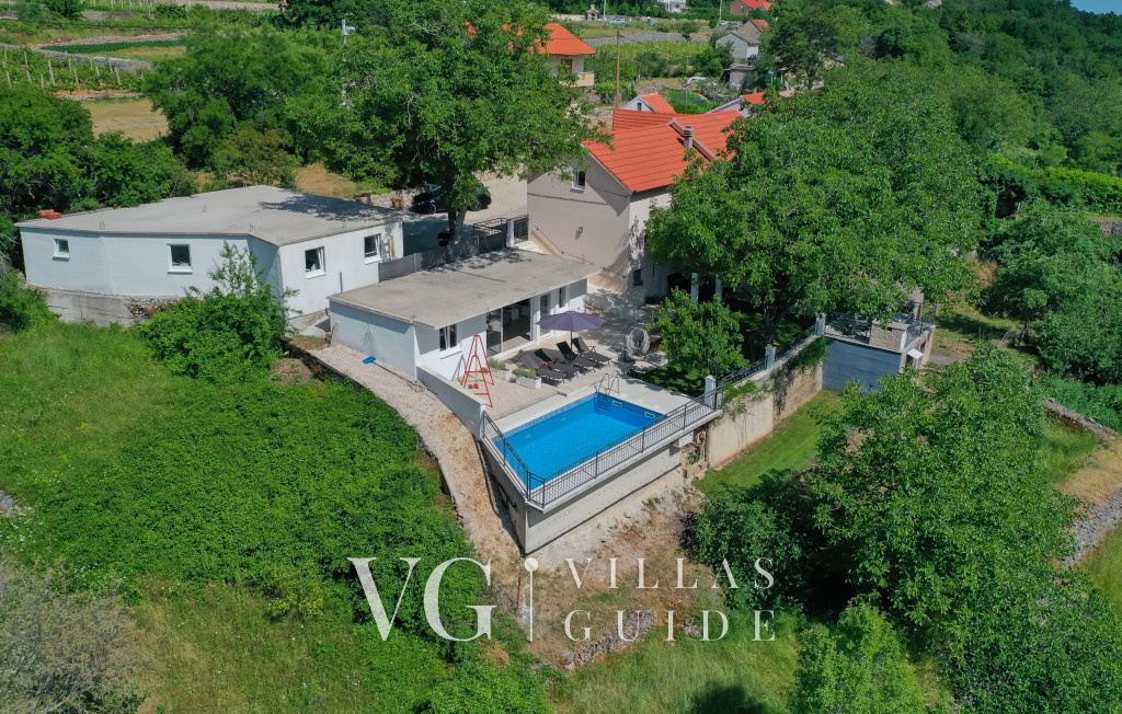 Holiday Home Kristina - Makarska Garden and property exterior