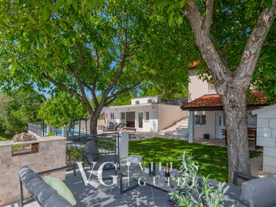 Holiday Home Kristina - Makarska Garden and property exterior