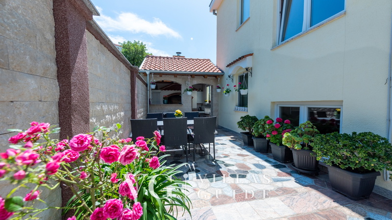 Cozy Getaway Lucija 1 Garden and property exterior