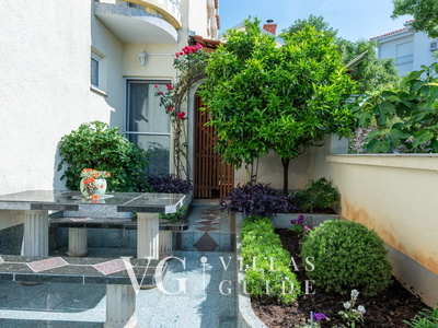 Apartman Lucija 2 Garten und Außenbereich