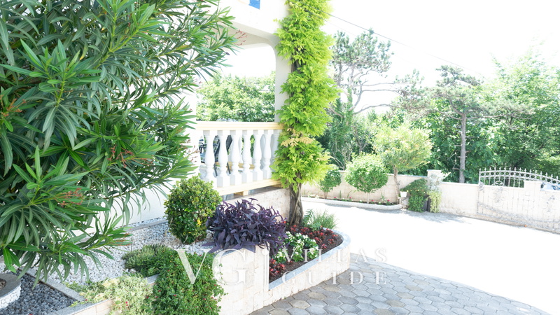 Apartman Lucija 4 Garten und Außenbereich