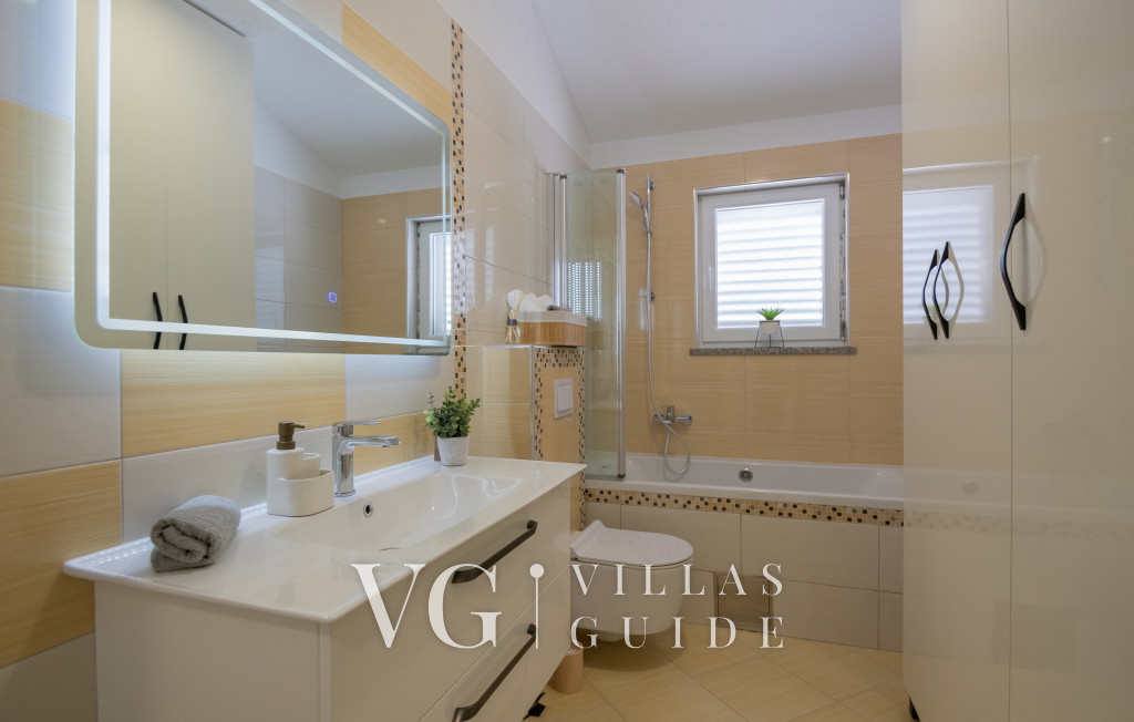 Villa Klarita - Makarska-Drum Kupaonica