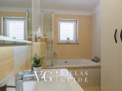 Villa Klarita - Makarska-Drum Kupaonica