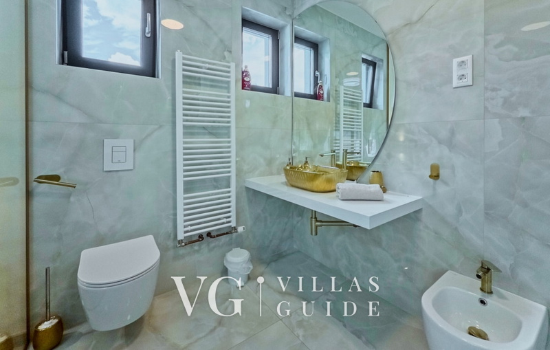 Villa Tia Bathroom