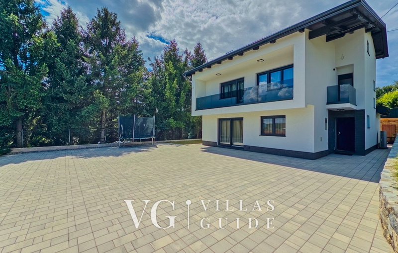 Villa Tia Garden and property exterior