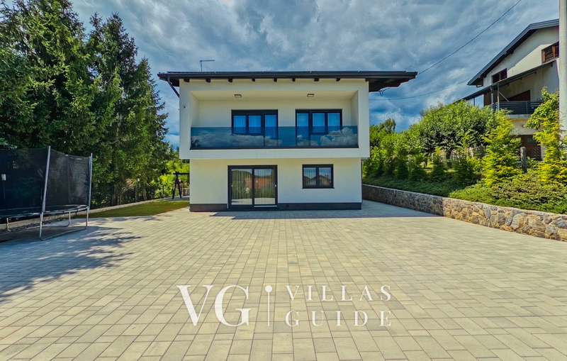 Villa Tia Garden and property exterior