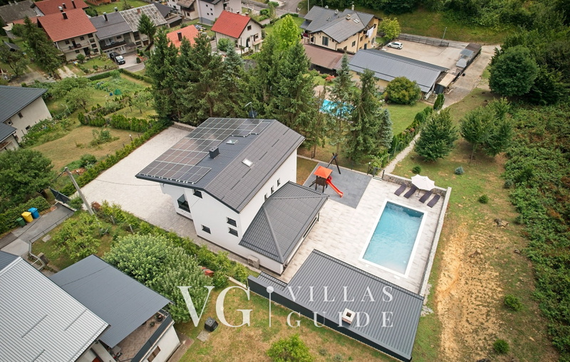 Villa Tia Garden and property exterior