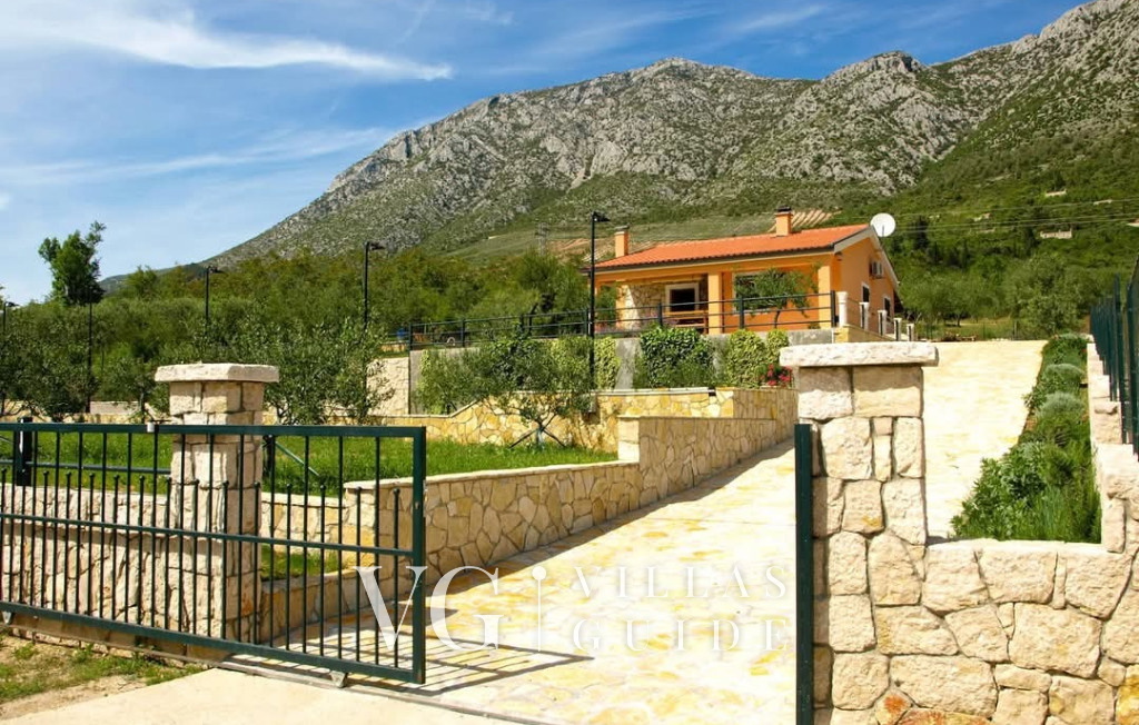 Villa Marija Desne Garden and property exterior