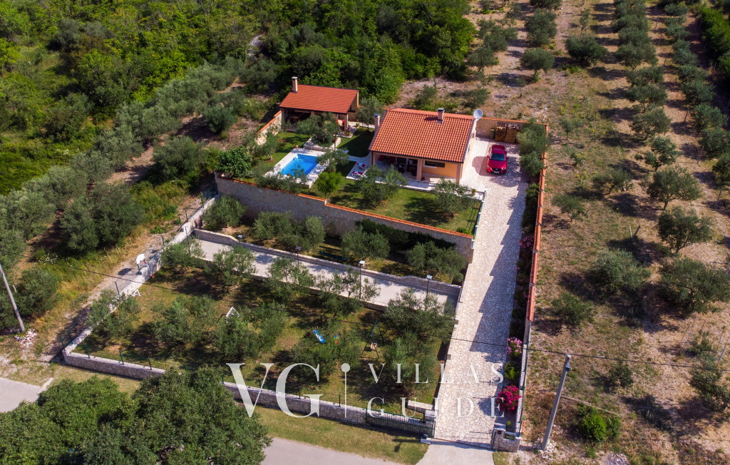 Villa Marija Desne Garden and property exterior