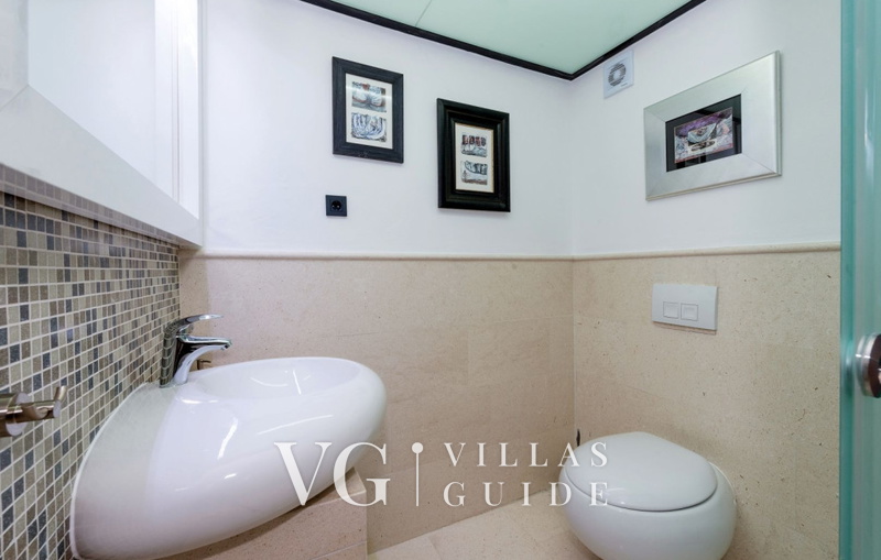 Villa Jardin Bathroom