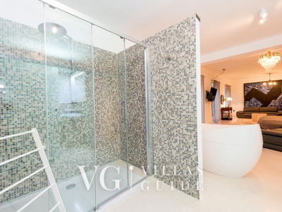 Villa Jardin Bathroom