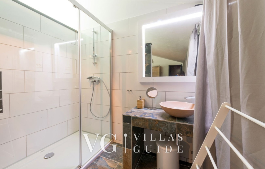 Villa Jardin Bathroom