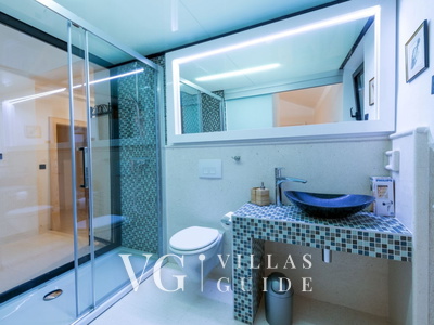 Villa Jardin Bathroom