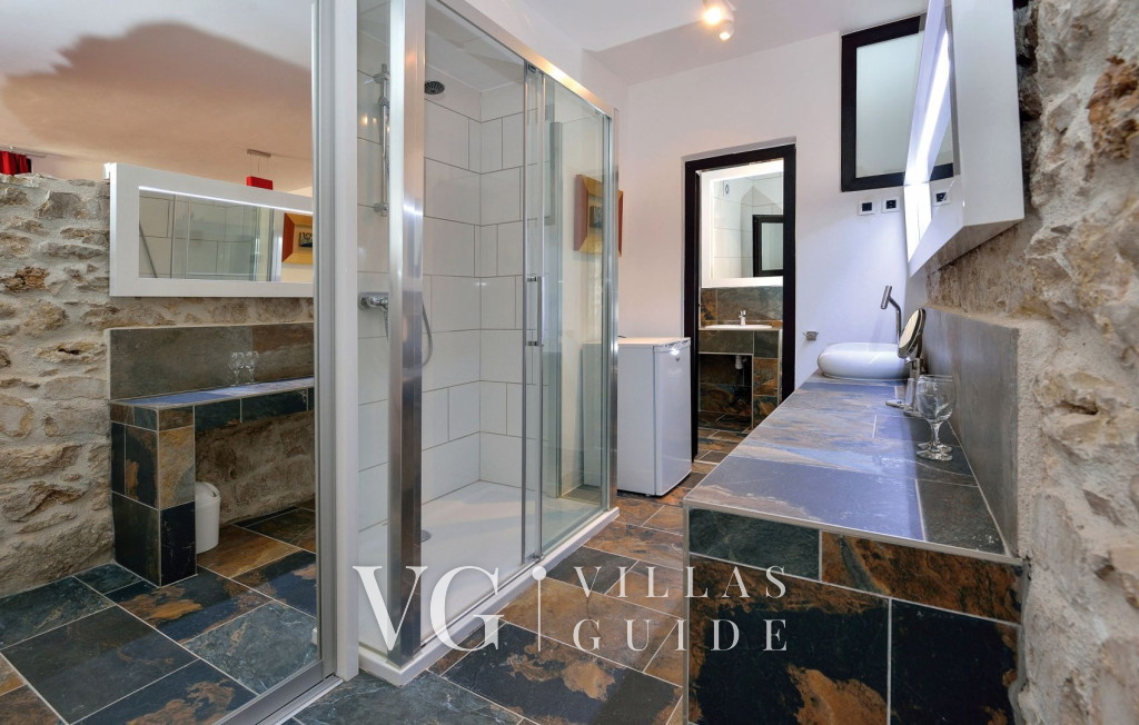 Villa Jardin Bathroom