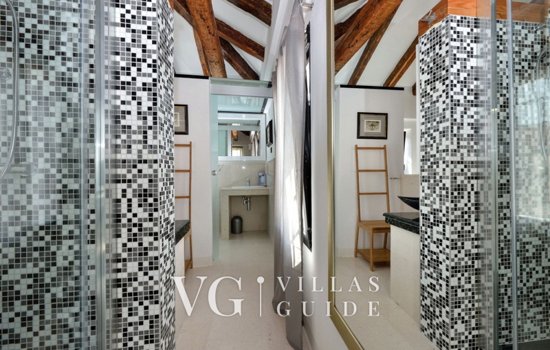 Villa Jardin Bathroom