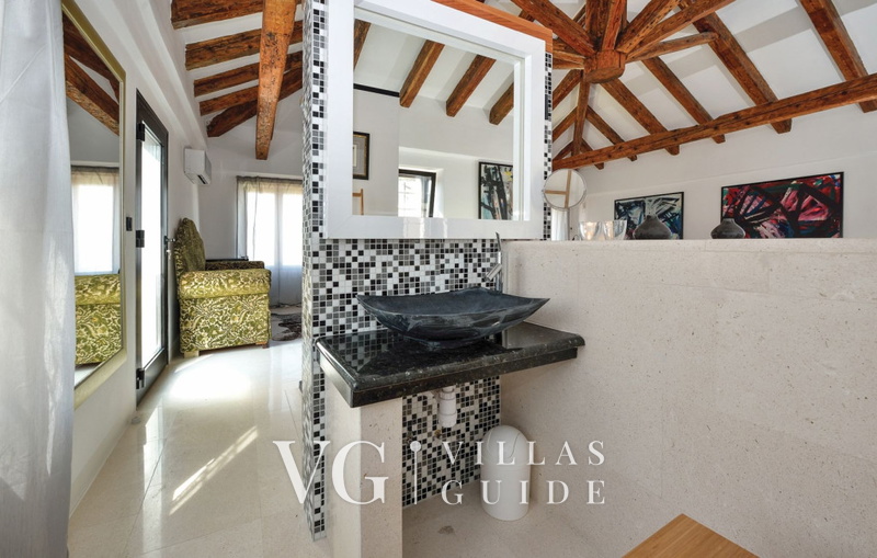 Villa Jardin Bathroom