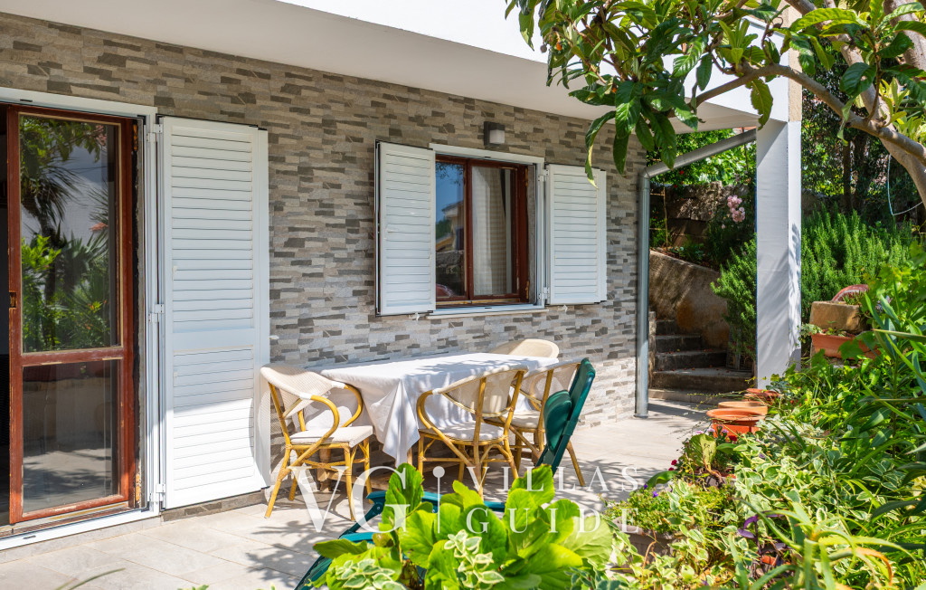 Holiday home  Villa Blue coast Garden and property exterior