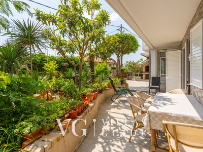 Holiday home  Villa Blue coast Garden and property exterior