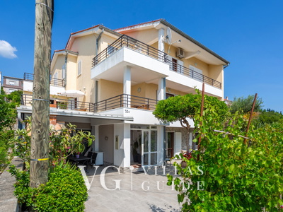 Holiday home  Villa Blue coast Garden and property exterior