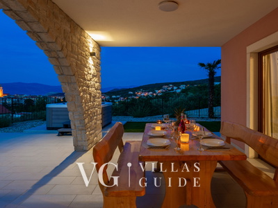 Holiday home Villa Vrbnik Giardino e esterni della proprietà