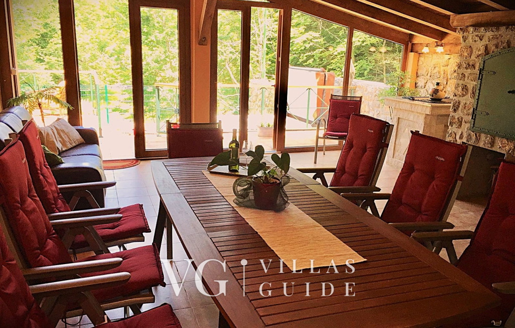 Holiday Home Villa Rosemary-whirpool&pet friendly Living room