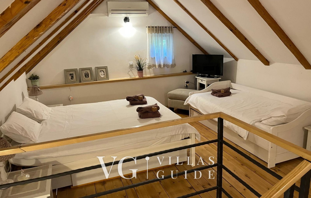 Holiday Home Villa Rosemary-whirpool&pet friendly Bedroom