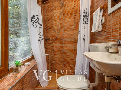 Holiday Home Villa Rosemary-whirpool&pet friendly Guest toilet