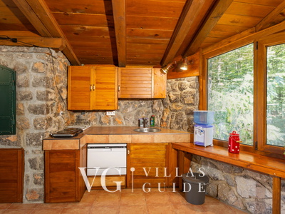 Holiday Home Villa Rosemary-whirpool&pet friendly Kitchen