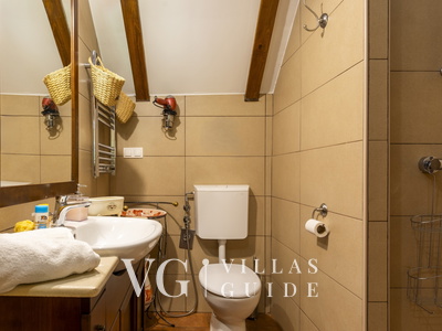 Holiday Home Villa Rosemary-whirpool&pet friendly Bathroom