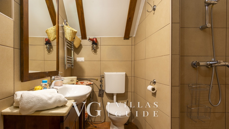 Holiday Home Villa Rosemary-whirpool&pet friendly Bathroom