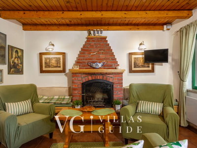 Holiday Home Villa Rosemary-whirpool&pet friendly Living room