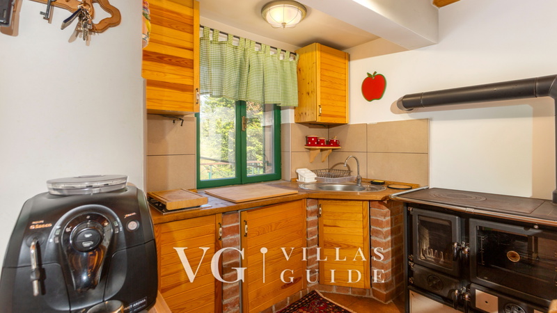 Holiday Home Villa Rosemary-whirpool&pet friendly Kitchen